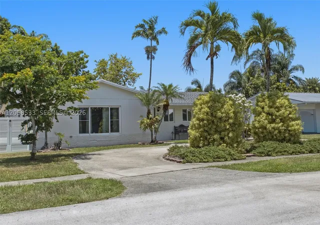 Photo 2 of Sale Pending at 9123 Sw 181st St, Palmetto Bay, FL 33157 | MLS# A12056533 | Listing updated on 2026-09-08