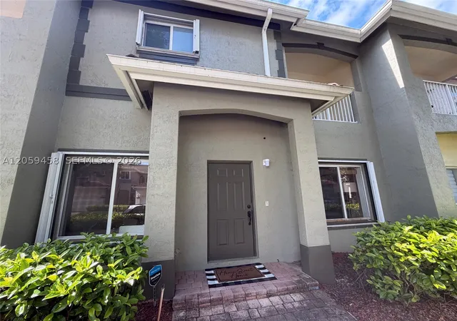 Photo 2 of Townhouse for sale at 2362 Se 19th Ct, Homestead, FL 33035 | MLS# A12059458 | Listing updated on 2026-09-11