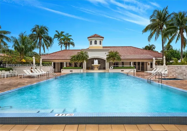 Photo 3 of Condo for sale at 19900 E Country Club Dr #310, Aventura, FL 33180 | MLS# A12059596 | Listing updated on 2026-09-10