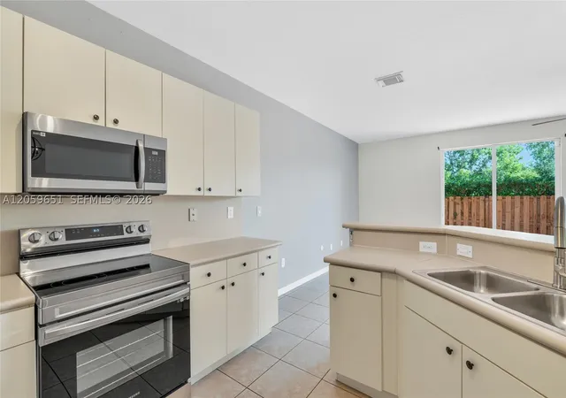 Photo 4 of Sale Pending at 16673 Sw 78 Terrace, Miami, FL 33193 | MLS# A12059651 | Listing updated on 2026-09-22