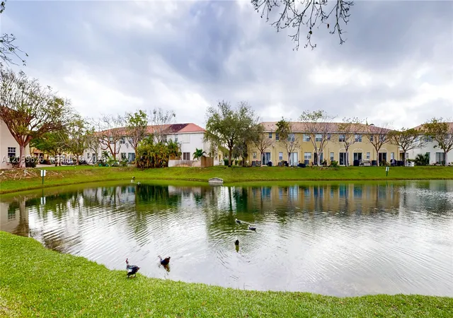 Photo 3 of Townhouse for sale at 531 Ne 21st Ave, Homestead, FL 33033 | MLS# A12059620 | Listing updated on 2026-09-12