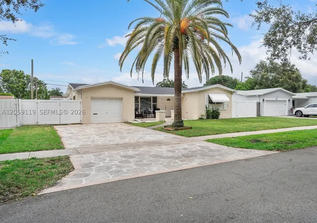 Photo 3 of Single family home for sale at 8963 Sw 53Rd St, Cooper City, FL 33328 | MLS# A12059119 | Listing updated on 2026-09-13
