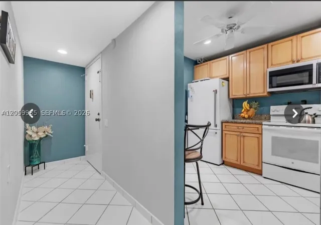 Listing Photo 5 - Condo for sale in building located at 1103 Bahama Bend, Coconut Creek, FL 33066 - Unit #H2