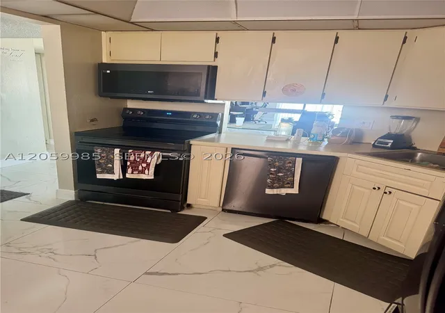 Photo 4 of Condo for sale at 6361 N Falls Cir Dr #311, Lauderhill, FL 33319 | MLS# A12059985 | Listing updated on 2026-09-04