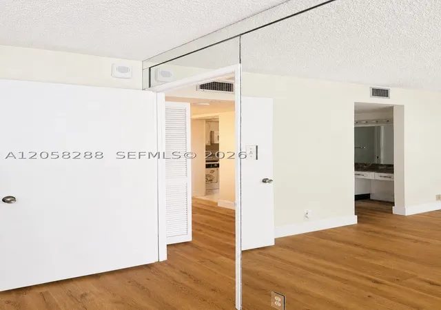 Listing Photo 1 - Condo for sale in Brickell Place Phase I located at 1865 Brickell Ave, Miami, FL 33129 - Unit #A1802