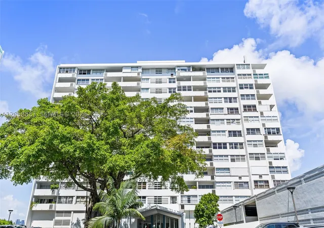 Photo 1 of Condo for sale at 3 Island Ave #09L, Miami Beach, FL 33139 | MLS# A12058883 | Listing updated on 2026-08-30