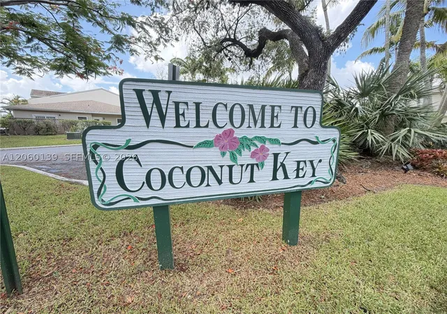 Photo 2 of Townhouse for sale at 309 W Hemingway Cir, Margate, FL 33063 | MLS# A12060139 | Listing updated on 2026-09-14