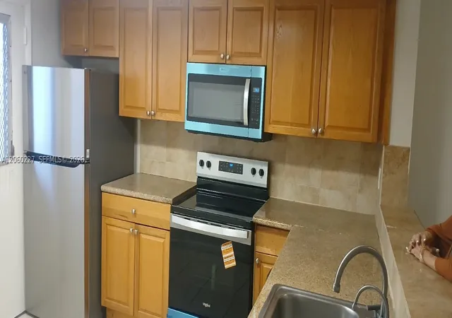 Photo 3 of Sale Pending at 1591 Ne Miami Gardens Dr #205, Miami, FL 33179 | MLS# A12060227 | Listing updated on 2026-08-31