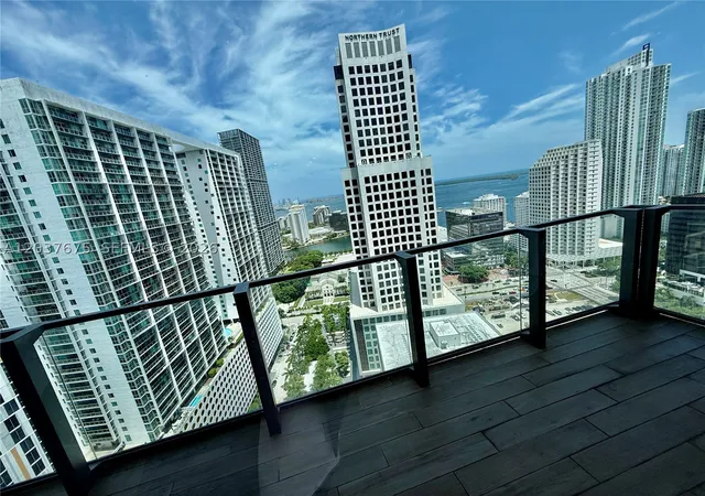 Listing Photo 1 - Condo for sale in Reach Brickell City Centre located at 68 Se 6Th St, Miami, FL 33131 - Unit #2707