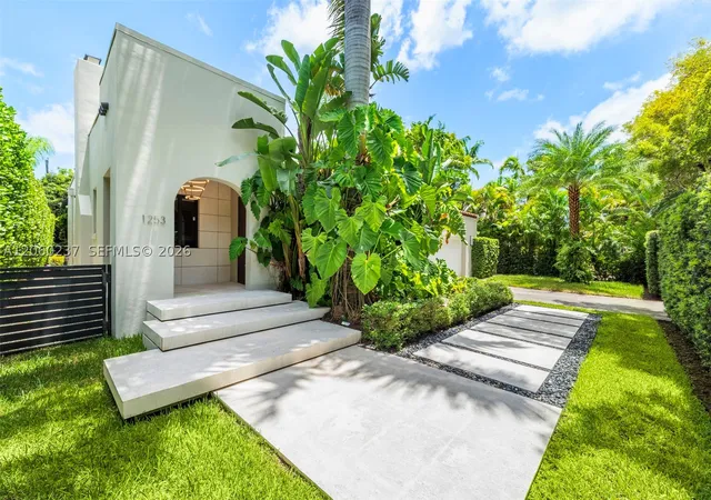 Photo 3 of Sale Pending at 1253 Obispo Ave, Coral Gables, FL 33134 | MLS# A12060237 | Listing updated on 2026-09-08