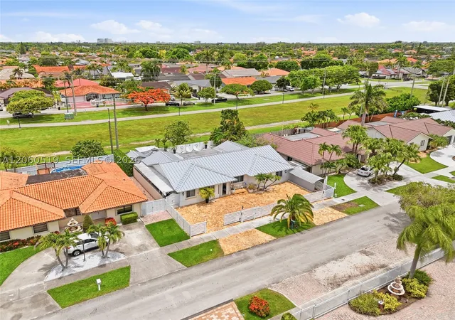 Photo 3 of Single family home for sale at 323 Nw 136th Pl, Miami, FL 33182 | MLS# A12060519 | Listing updated on 2026-09-16