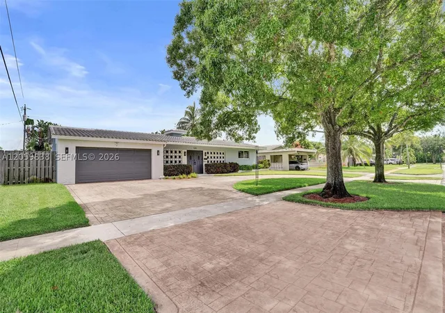 Photo 2 of Single family home for sale at 5281 Sw 4th Ct, Plantation, FL 33317 | MLS# A12059838 | Listing updated on 2026-09-12