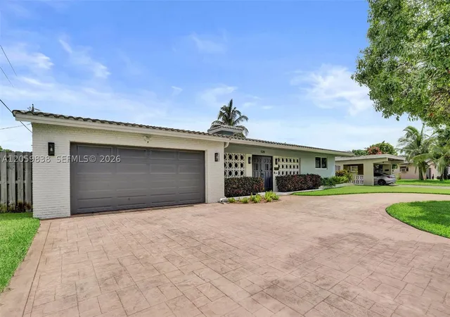 Photo 3 of Single family home for sale at 5281 Sw 4th Ct, Plantation, FL 33317 | MLS# A12059838 | Listing updated on 2026-09-12
