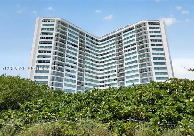 Listing Photo 3 - Condo for sale in building located at 7135 Collins Ave, Miami Beach, FL 33141 - Unit #331