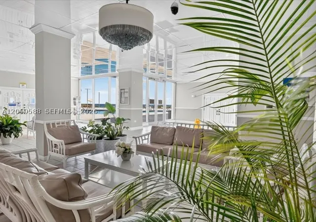 Listing Photo 5 - Condo for sale in building located at 7135 Collins Ave, Miami Beach, FL 33141 - Unit #331
