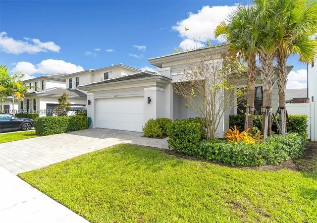 Photo 3 of Sale Pending at 4577 Sw 174th Ave, Miramar, FL 33029 | MLS# A12057311 | Listing updated on 2026-09-04