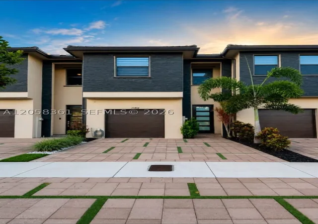 Townhouse for sale at 15816 Nw 91St Ave, Miami Lakes, FL 33018 | MLS# A12058361