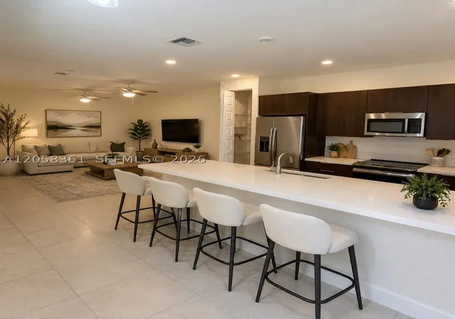 Photo 3 of Townhouse for sale at 15816 Nw 91st Ave, Miami Lakes, FL 33018 | MLS# A12058361 | Listing updated on 2026-09-16
