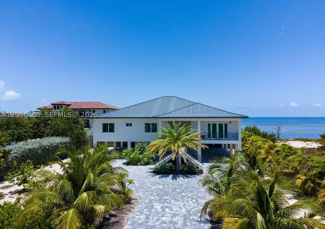 Photo 2 of Single family home for sale at 108 Sunrise Dr, Marathon, FL 33050 | MLS# A12060805 | Listing updated on 2026-09-03