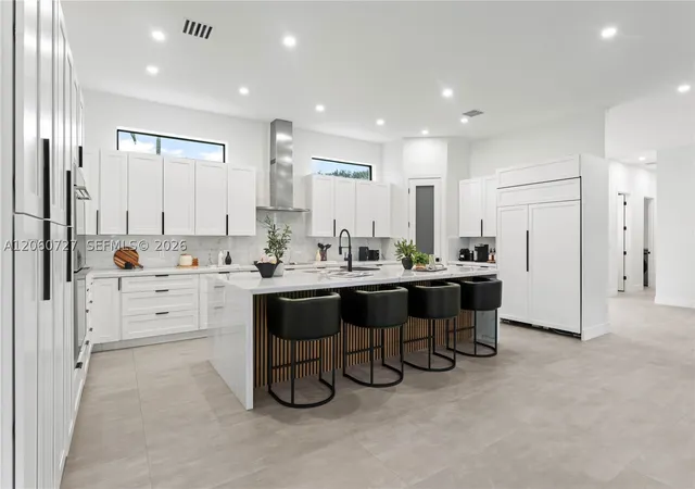 Photo 1 of Single family home for sale at 360 Holly Ln, Plantation, FL 33317 | MLS# A12060727 | Listing updated on 2026-09-10