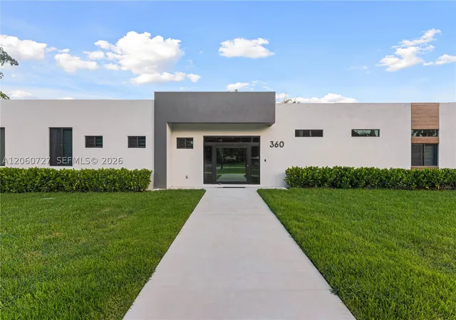 Photo 2 of Single family home for sale at 360 Holly Ln, Plantation, FL 33317 | MLS# A12060727 | Listing updated on 2026-09-10