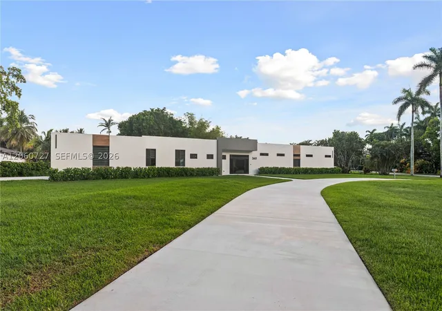 Photo 4 of Single family home for sale at 360 Holly Ln, Plantation, FL 33317 | MLS# A12060727 | Listing updated on 2026-09-10