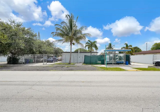 Photo 70 of Sale Pending at 17821 Sw 107Th Ave, Miami, FL 33157 | MLS# A12056350 | Listing updated on 2026-09-04