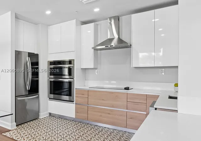 Listing Photo 4 - Condo for sale in building located at 1502 Jefferson Ave, Miami Beach, FL 33139 - Unit #301