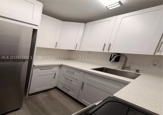 Listing Photo 5 - Condo for sale in Fifty Fifty Condominiums located at 5050 Nw 7Th St, Miami, FL 33126 - Unit #511