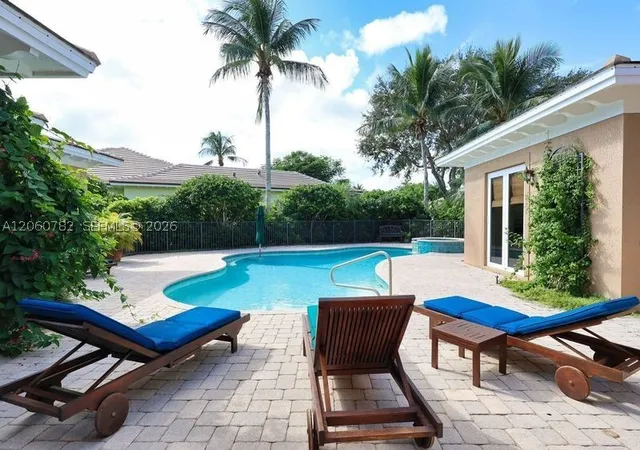 Photo 4 of Single family home for sale at 9030 Castle Harbour Cir, Vero Beach, FL 32963 | MLS# A12060782 | Listing updated on 2026-09-03