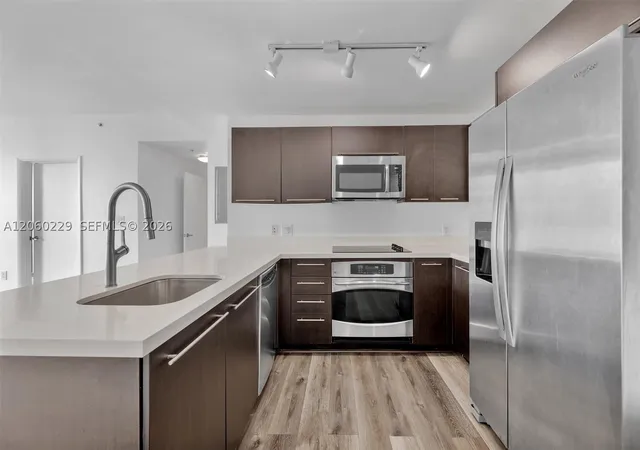 Photo 4 of Condo for sale at 90 Sw 3Rd St #2001, Miami, FL 33130 | MLS# A12060229 | Listing updated on 2026-10-05