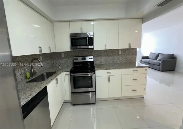 Photo 3 of Condo for sale at 250 174th St #1808, Sunny Isles Beach, FL 33160 | MLS# A12061084 | Listing updated on 2026-09-26
