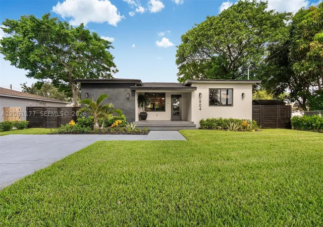 Photo 1 of Sale Pending at 904 Nw 6th Ter, Hallandale Beach, FL 33009 | MLS# A12061177 | Listing updated on 2026-08-29