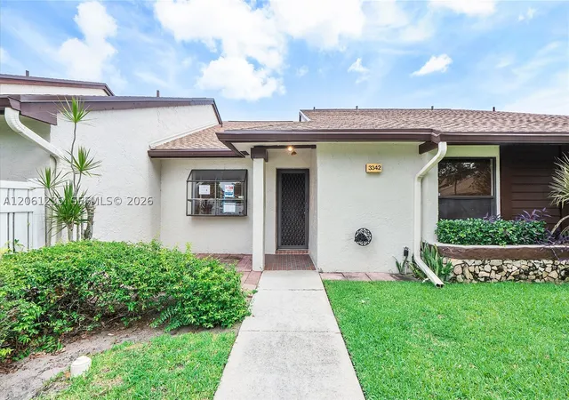 Photo 3 of Townhouse for sale at 3342 Carambola Cir S, Coconut Creek, FL 33066 | MLS# A12061235 | Listing updated on 2026-09-23