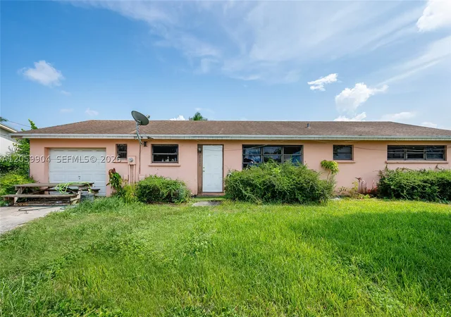 Photo 1 of Single family home for sale at 822 Nw 15th St, Homestead, FL 33030 | MLS# A12059904 | Listing updated on 2026-09-10