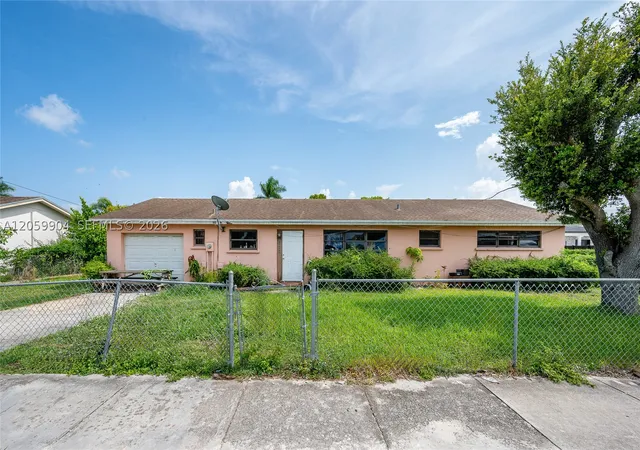 Photo 2 of Single family home for sale at 822 Nw 15th St, Homestead, FL 33030 | MLS# A12059904 | Listing updated on 2026-09-10