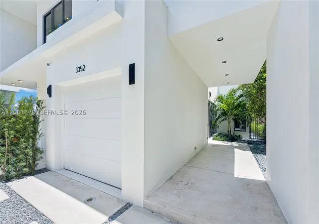 Photo 3 of Sale Pending at 3352 Sw 28th Ter, Miami, FL 33133 | MLS# A12061379 | Listing updated on 2026-09-30
