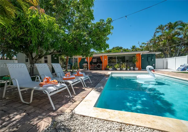 Photo 3 of Single family home for sale at 1725 Sw 30th St, Fort Lauderdale, FL 33315 | MLS# A12061182 | Listing updated on 2026-09-16