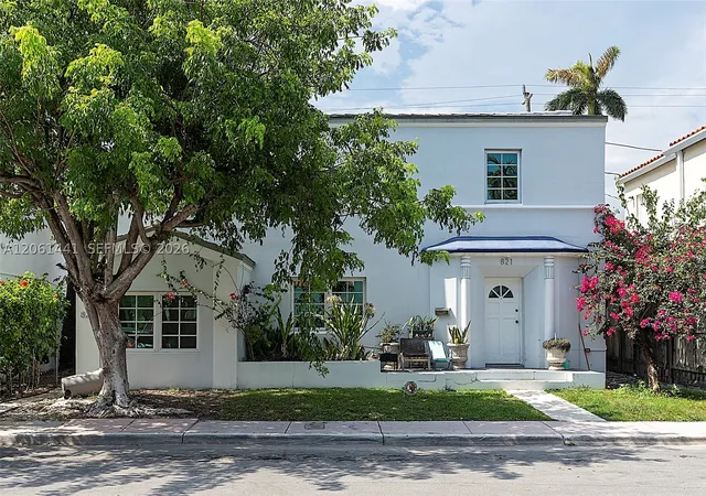 Single family home for sale at 821 Espanola Way, Miami Beach, FL 33139 | MLS# A12061441