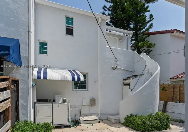 Photo 3 of Single family home for sale at 821 Espanola Way, Miami Beach, FL 33139 | MLS# A12061441 | Listing updated on 2026-08-27