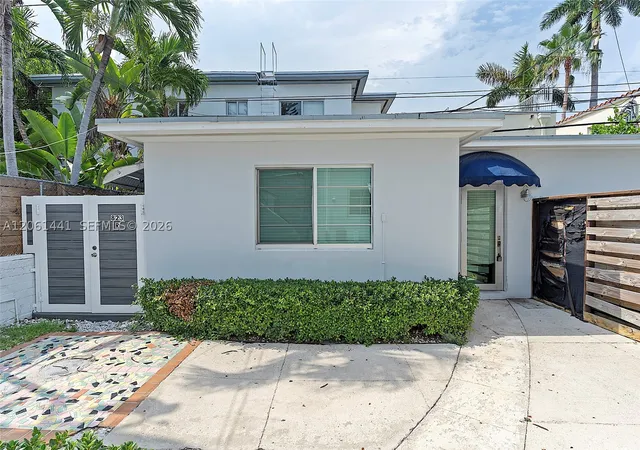Photo 3 of Single family home for sale at 821 Espanola Way, Miami Beach, FL 33139 | MLS# A12061441 | Listing updated on 2026-09-28