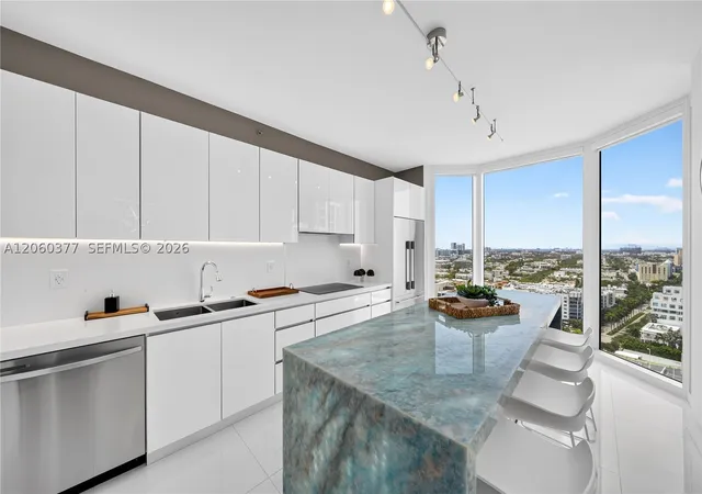 Photo 4 of Condo for sale at 300 S Pointe Dr #2104, Miami Beach, FL 33139 | MLS# A12060377 | Listing updated on 2026-08-26