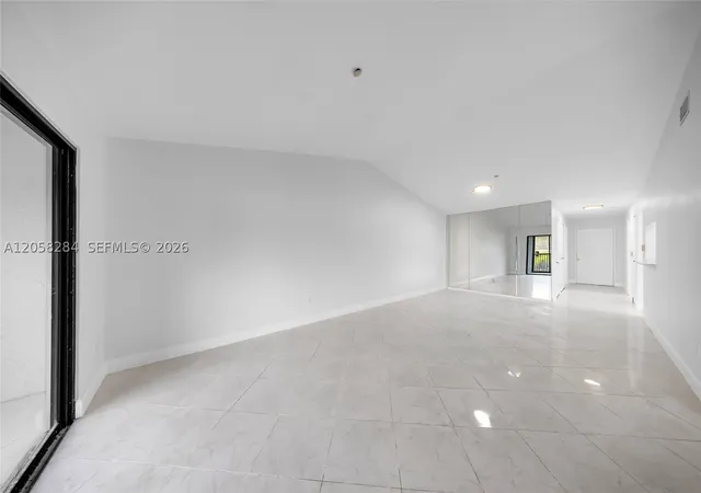 Listing Photo 4 - Condo for sale in building located at 15011 Ashland Cir, Delray Beach, FL 33484 - Unit #19