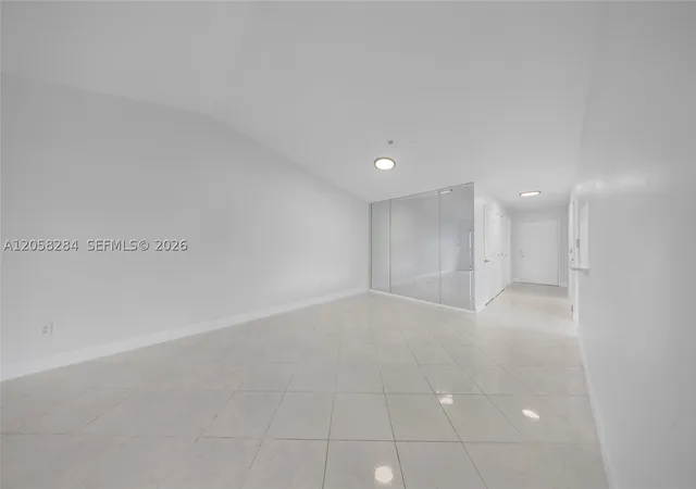 Listing Photo 5 - Condo for sale in building located at 15011 Ashland Cir, Delray Beach, FL 33484 - Unit #19