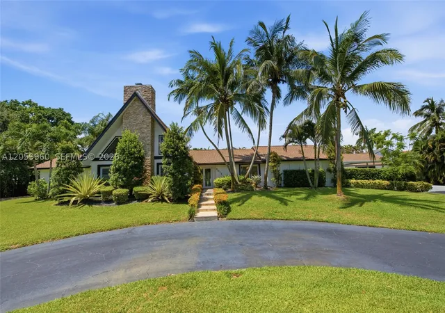 Photo 3 of Single family home for sale at 5011 Hawkhurst Ave, Southwest Ranches, FL 33331 | MLS# A12059960 | Listing updated on 2026-09-30