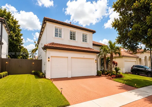 Photo 1 of Single family home for sale at 2116 Ne 38th Rd, Homestead, FL 33033 | MLS# A12050298 | Listing updated on 2026-09-12