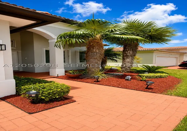 Photo 2 of Single family home for sale at 2116 Ne 38th Rd, Homestead, FL 33033 | MLS# A12050298 | Listing updated on 2026-09-12