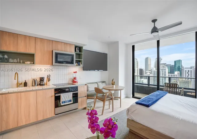 Photo 3 of Condo for sale at 159 Ne 6th St #3212, Miami, FL 33132 | MLS# A12061826 | Listing updated on 2026-09-10
