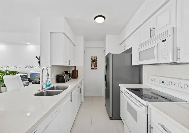 Photo 4 of Condo for sale at 1155 Brickell Bay Dr #2005, Miami, FL 33131 | MLS# A12059514 | Listing updated on 2026-09-10