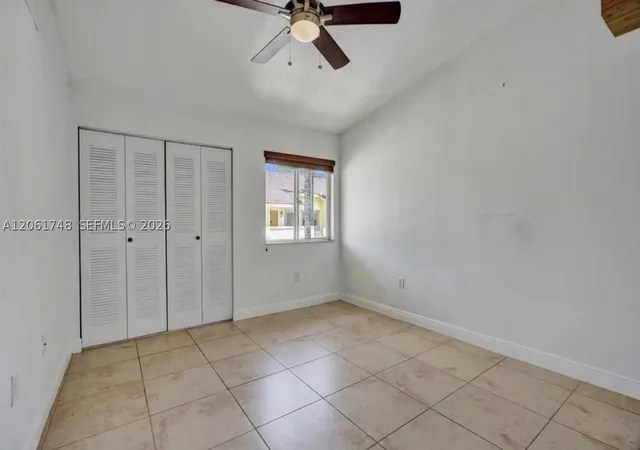 Listing Photo 5 - Condo for sale in building located at 6235 Sw 47Th Mnr, Davie, FL 33314 - Unit #204